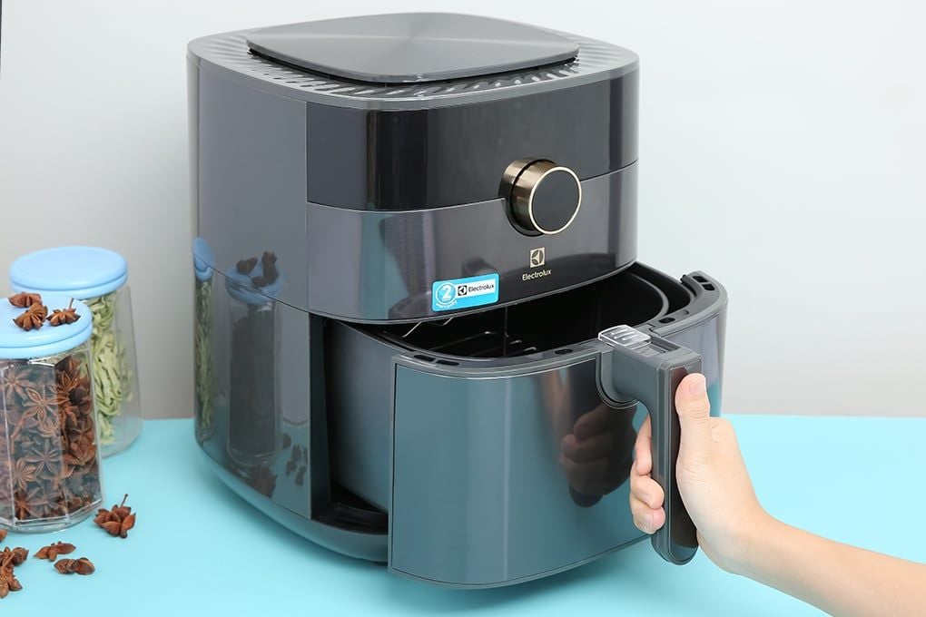 Nồi Chiên Không Dầu Electrolux E6AF1-520K 5 Lít