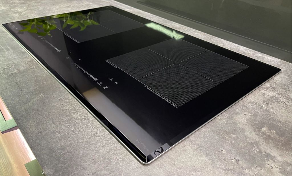 Bếp từ đôi Eurosun EU-T715Pro kính Schott Ceran 2 vùng nấu 9 công suất