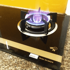 Bếp gas âm Eurosun EU-GA276S mặt kính cường lực chịu nhiệt dày 8mm vát 4 cạnh họng bếp được làm chất liệu Atimon