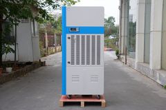 Máy Hút Ẩm Fujihaia DH240BG Công Suất Lớn Sử Dụng Điên 3 Pha Lưới Lọc Nylong 2 Lớp Chất Lượng Cao