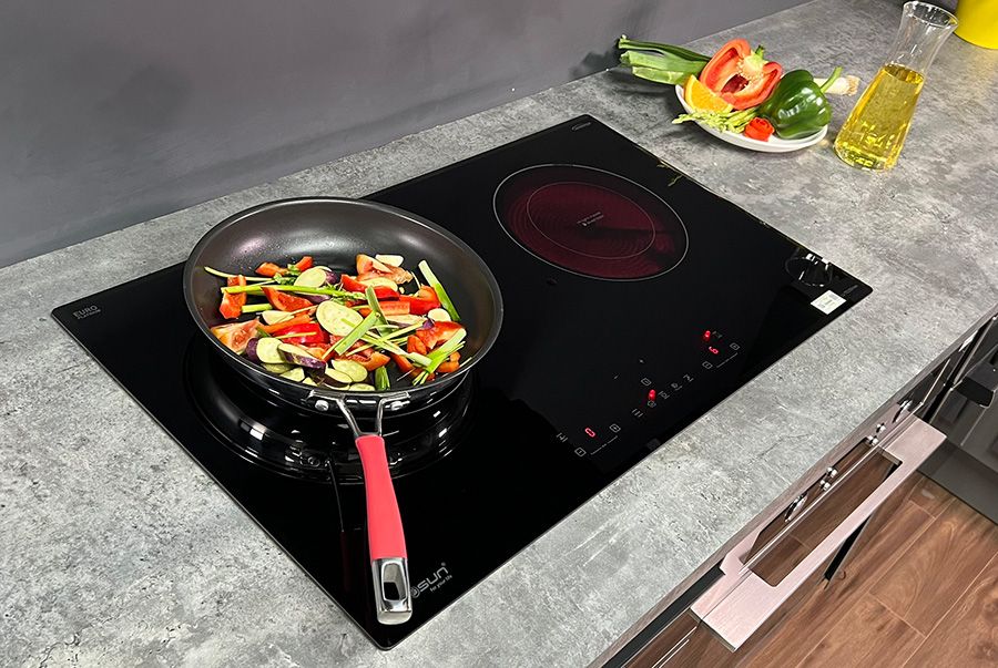 Bếp từ Eurosun EU-TE259Max Inverter 2 vùng nấu 9 công suất kính Platinum