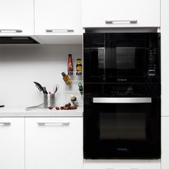 Lò vi sóng Malloca MW-927BG đen âm tủ nút bấm 27 lít