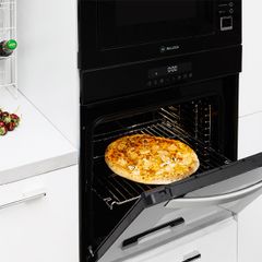 Lò vi sóng Malloca MW-927BG đen âm tủ nút bấm 27 lít