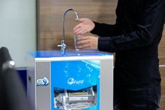 Máy lọc nước RO  FujiE RO-900-CAB tinh khiết thông minh 9 cấp lọc thế hệ mới tủ kính cường lực