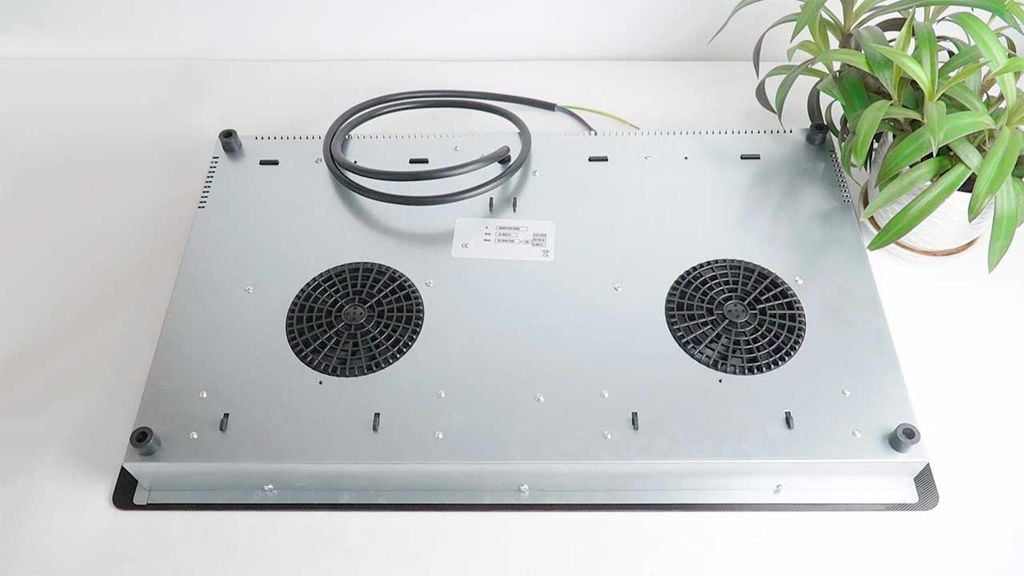 Bếp Điện Từ Canzy CZ-ID078EU Chống Tràn 3 Vùng Nấu