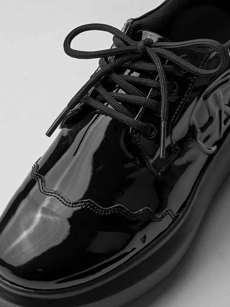 UTAA Enamel Derby Kiltie Golf Sneakers : Women's Black