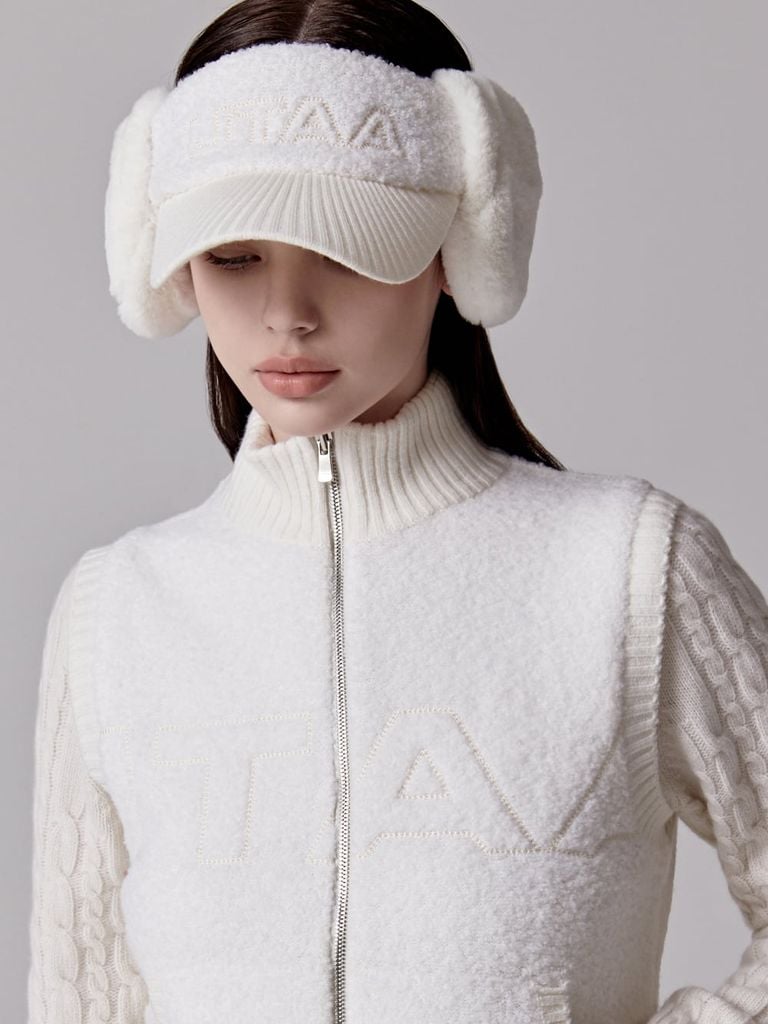 UTAA Stitch Logo Knit Vest : Women's White