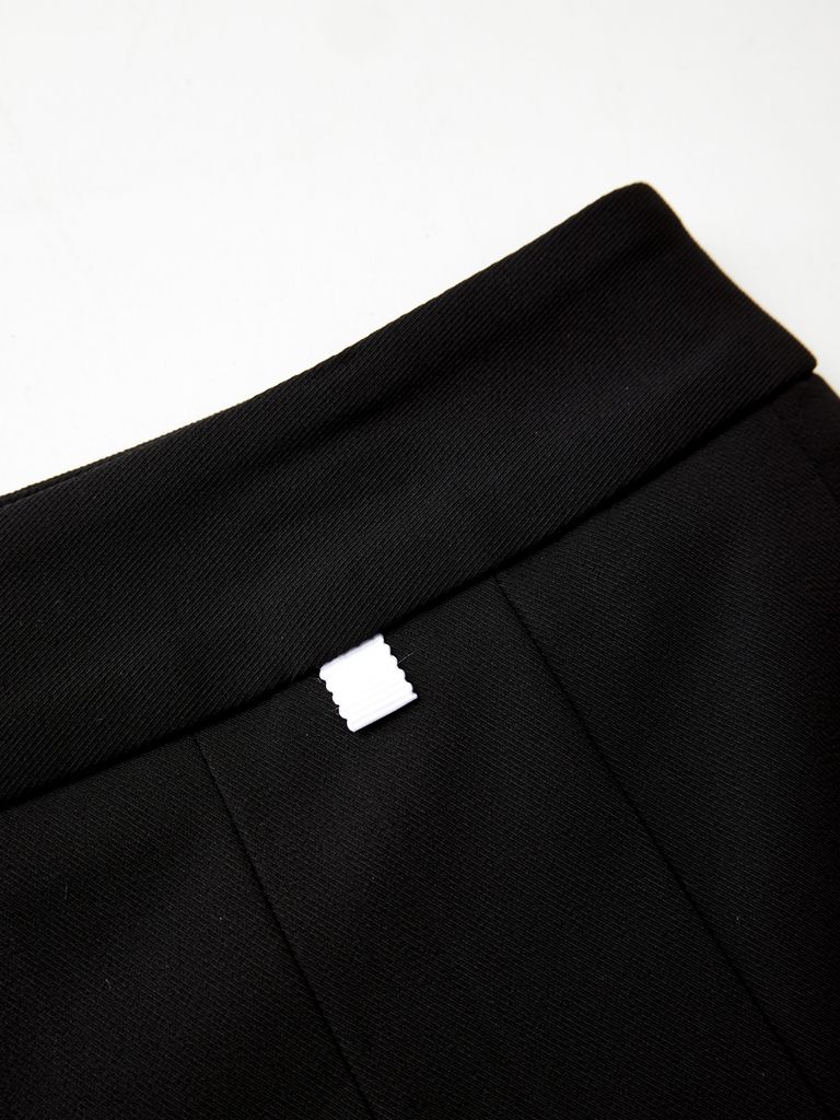 UTAA DayBreak Line Flare Skirt : Black
