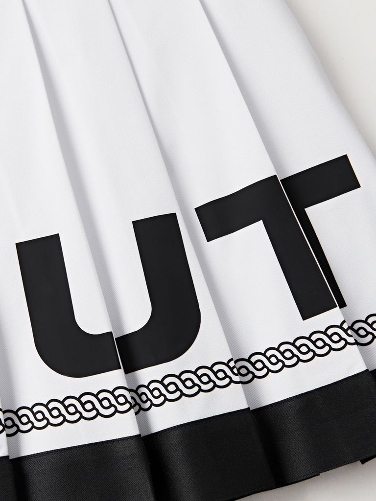 UTAA Panther Chain Pleats Skirt : White