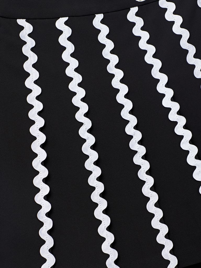 UTAA Tilde Wave Pleats Skirt : Black