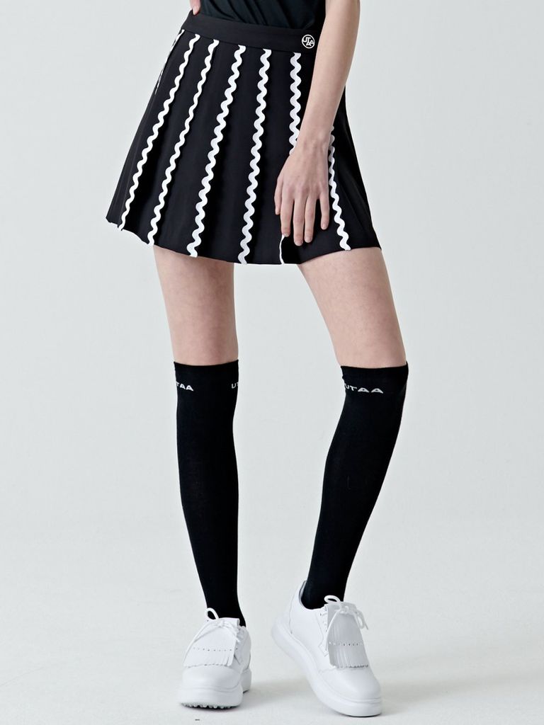 UTAA Tilde Wave Pleats Skirt : Black
