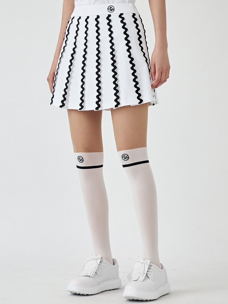 UTAA Tilde Wave Pleats Skirt : White