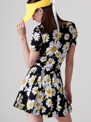 UTAA Daisy Logo Wave Pleats Skirt : Black