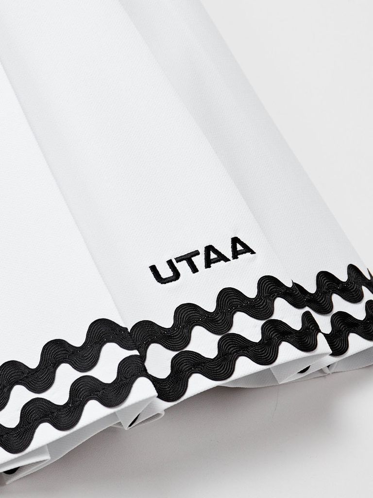 UTAA Tilde Wave Stripe Pleats Skirt : White