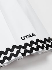 UTAA Tilde Wave Stripe Pleats Skirt : White