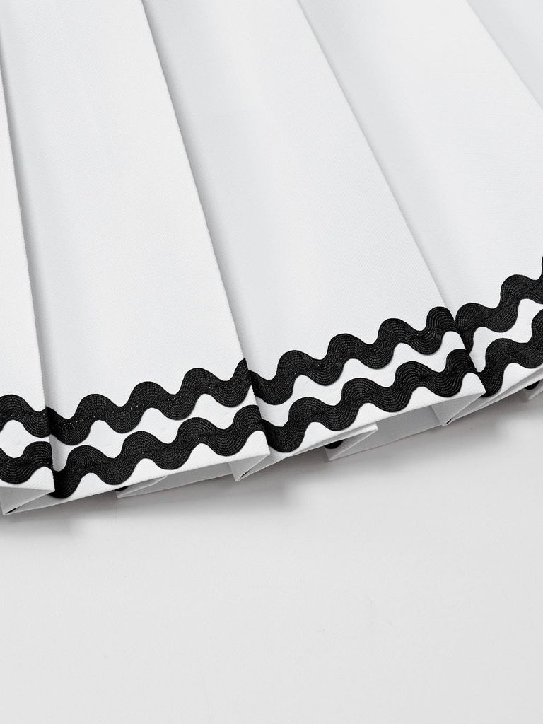 UTAA Tilde Wave Stripe Pleats Skirt : White