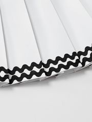UTAA Tilde Wave Stripe Pleats Skirt : White
