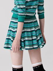 UTAA Spread Pattern Pinking Flare Skirt : Green