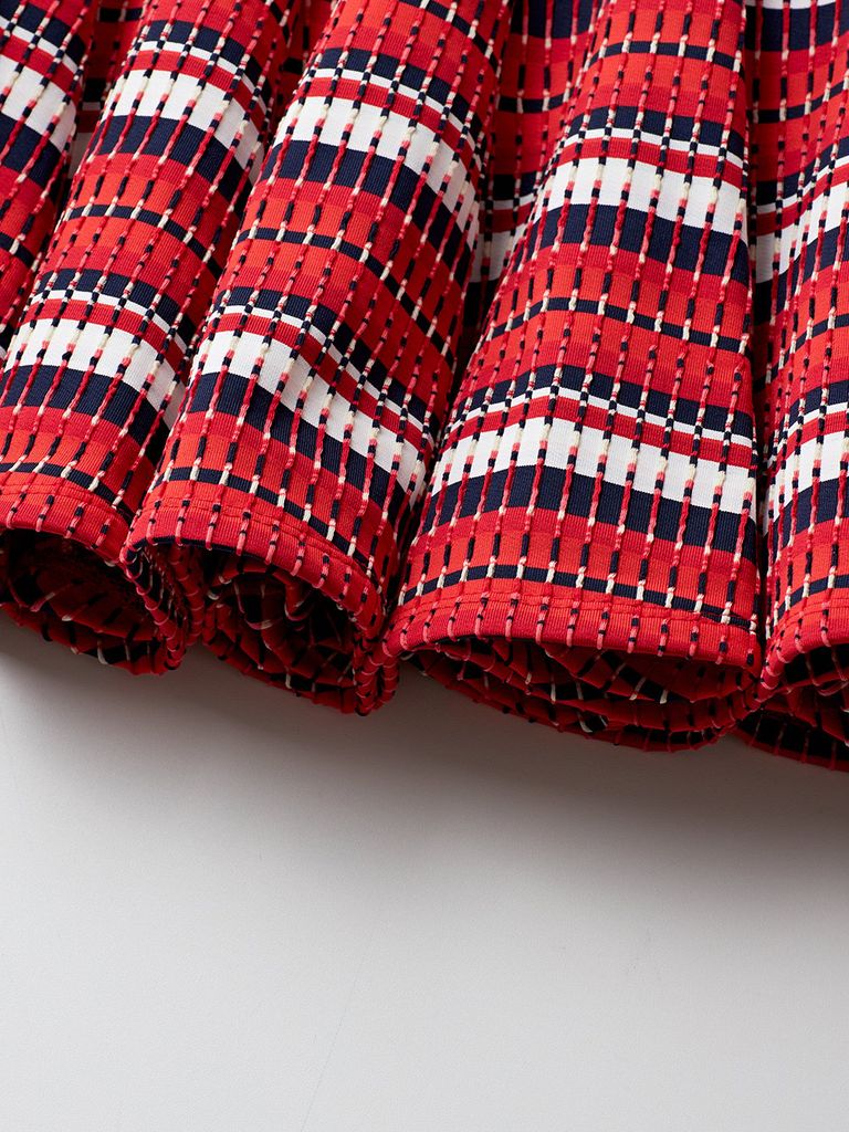UTAA Spread Pattern Pinking Flare Skirt : Red