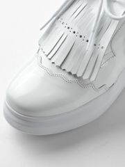 UTAA Enamel Derby Kiltie Golf Sneakers : Women's White