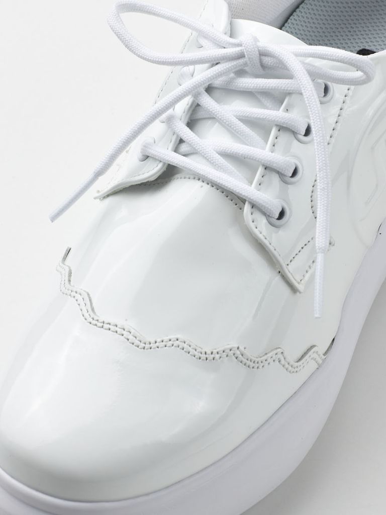 UTAA Enamel Derby Kiltie Golf Sneakers : Women's White-2