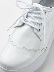 UTAA Enamel Derby Kiltie Golf Sneakers : Women's White-2