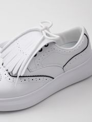 UTAA Punching Derby Kiltie Sneakers : Women's White