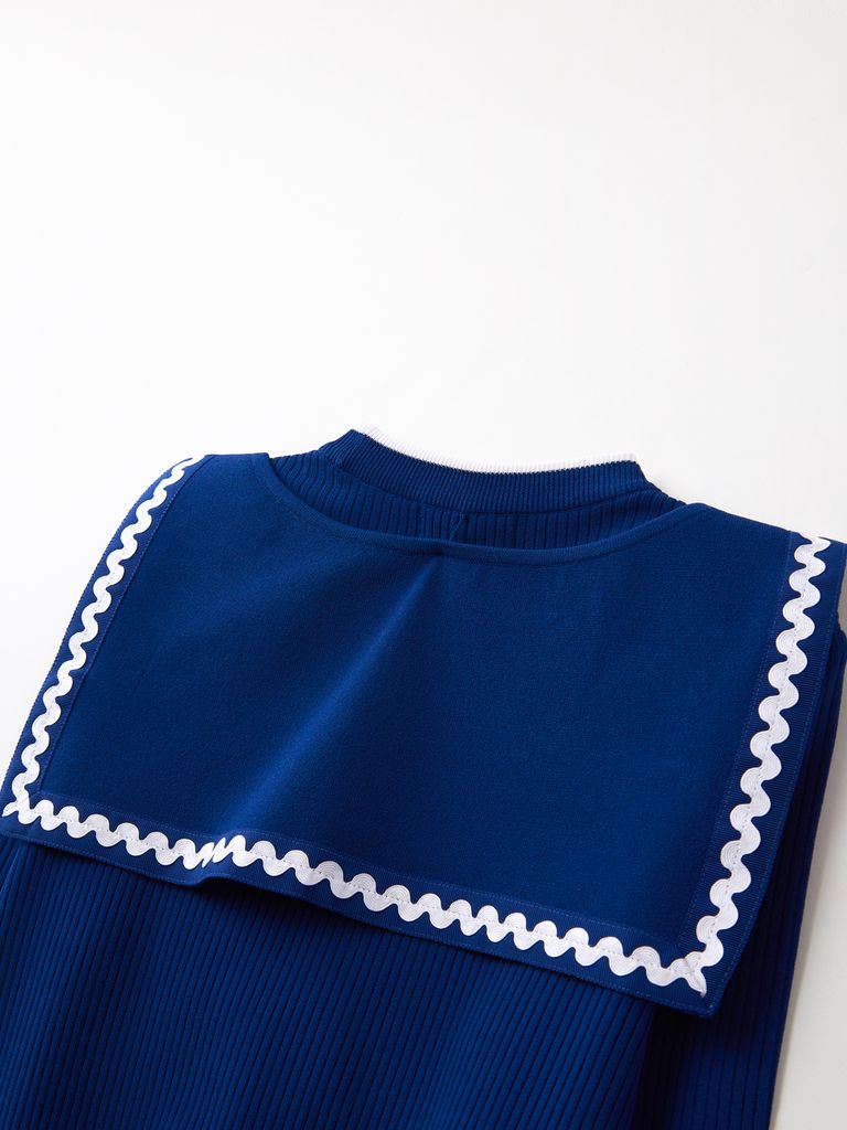 UTAA Pixel Ribbon Wave Pullover : Women's Blue