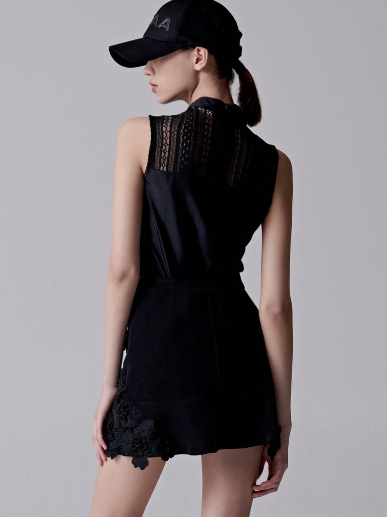 UTAA Flower Lace Half Flare  Skirt: Women's Black