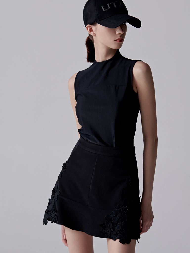 UTAA Flower Lace Half Flare  Skirt: Women's Black