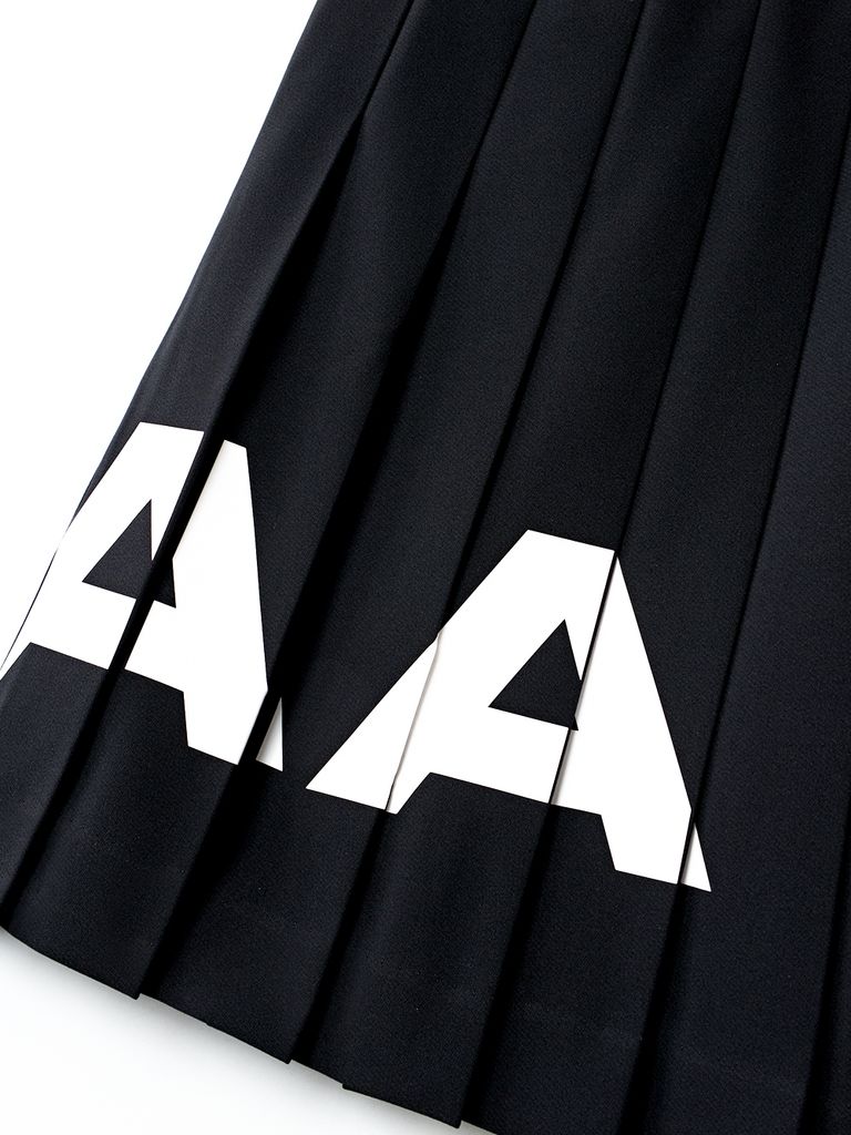 UTAA Bold Logo Flare Skirt : Black