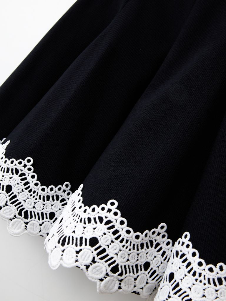 UTAA Punching Lace Flare Skirt : Black