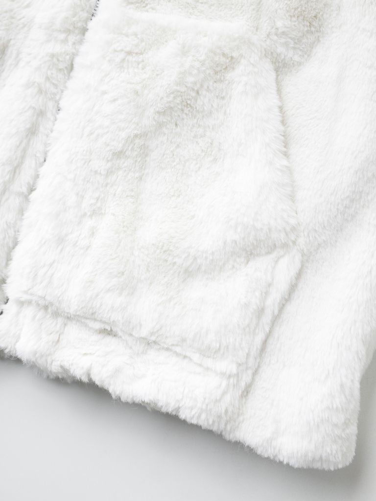 UTAA Crown Panther Fur Vest : Women's Ivory