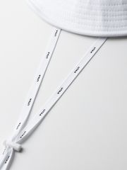UTAA Basic Fit Logo Bucket Hat : White