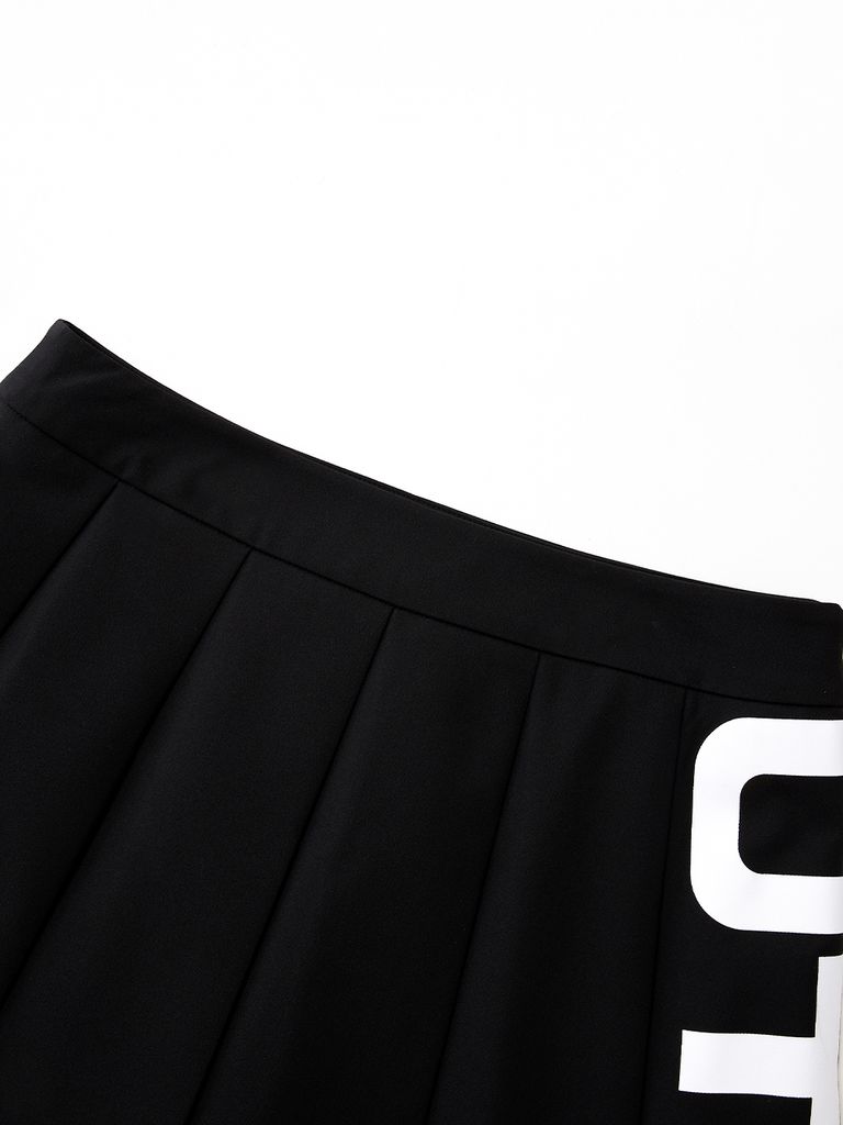 UTAA Slide Bulk Logo Flare Skirt : Black