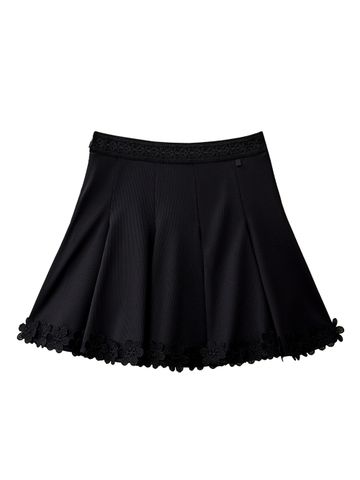 UTAA Blossom Prime Flare Skirt : Black