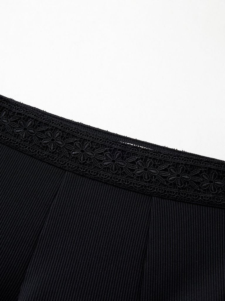 UTAA Blossom Prime Flare Skirt : Black