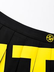 UTAA Mont Bulk Logo Pleats Skirt : Black