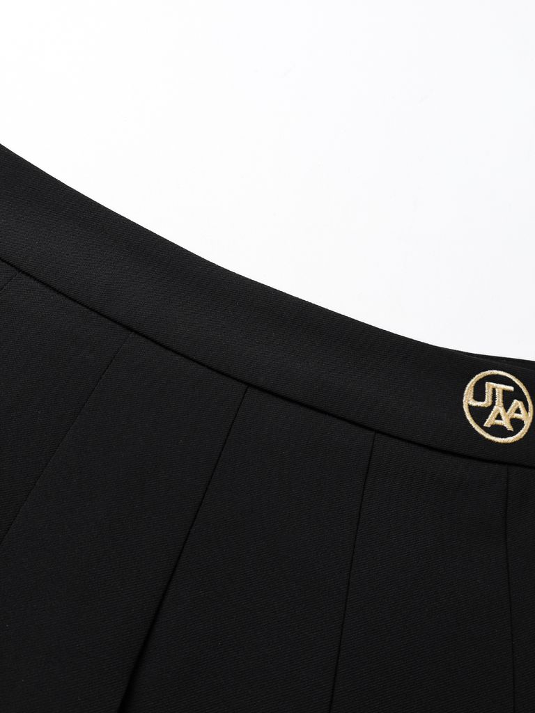 UTAA Golden Crown Ring Panther Angle Pleats Skirt : Black