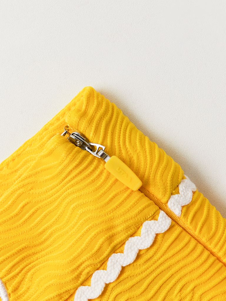 UTAA Notredame Lace Flare Skirt : Yellow