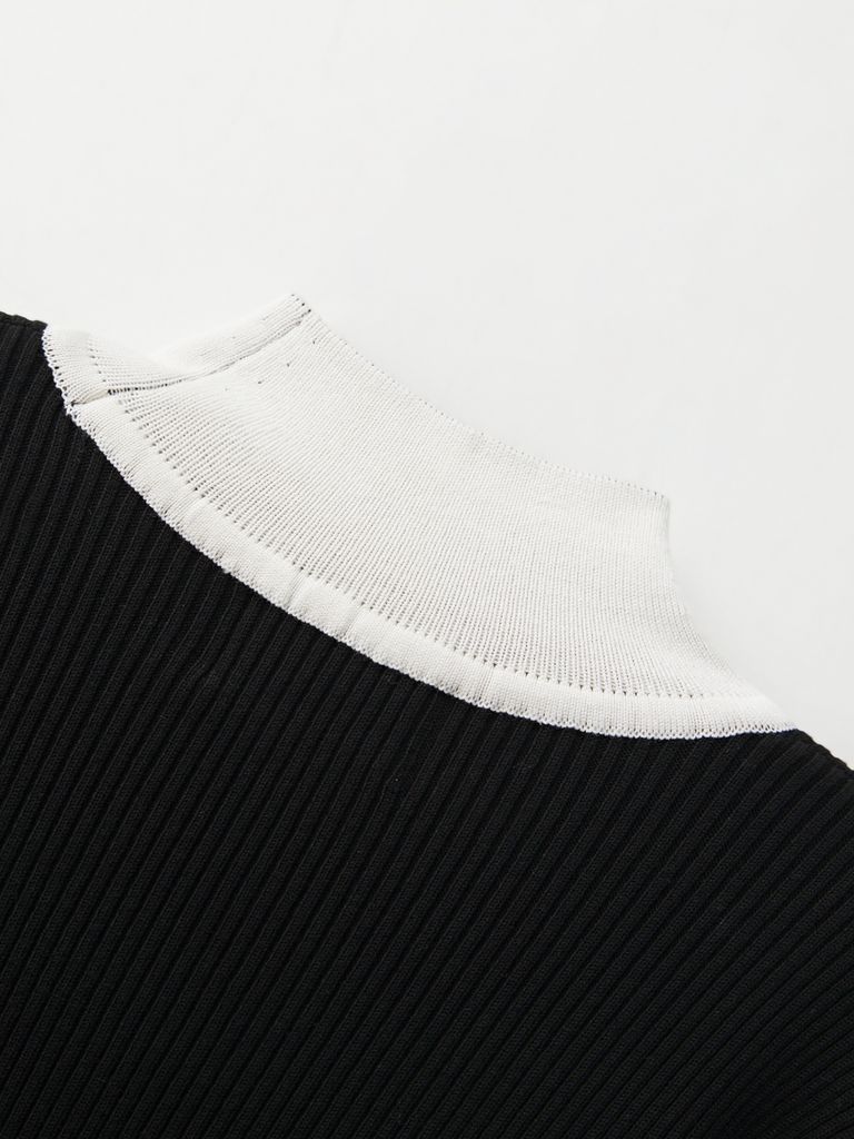 UTAA Logo Curve Ring Turtleneck Knit : Women's Black