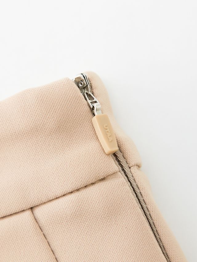 Gilt Sealing Contour Pleats Skirt: Beige