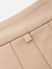 Gilt Sealing Contour Pleats Skirt: Beige
