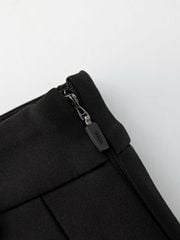 Gilt Sealing Contour Pleats Skirt: Black