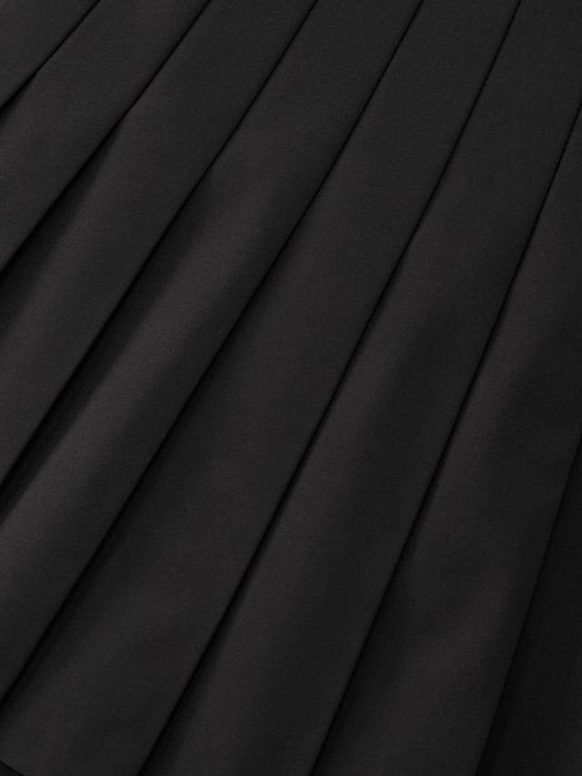 Gilt Sealing Contour Pleats Skirt: Black