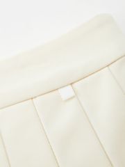 Gilt Sealing Contour Pleats Skirt: Ivory