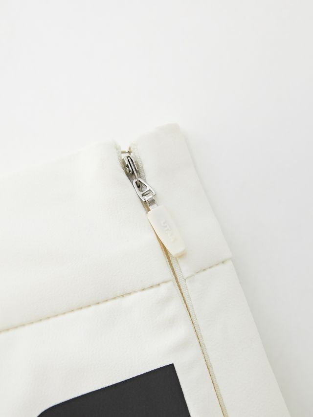 UTAA Slide Bulk Logo Pleats Skirt: White