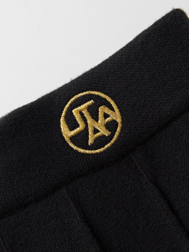 UTAA Gilt Logo Adel Classic Pleats Skirt: Black