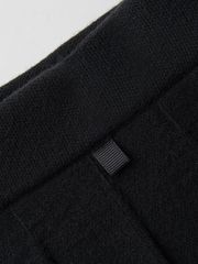 UTAA Gilt Logo Adel Classic Pleats Skirt: Black