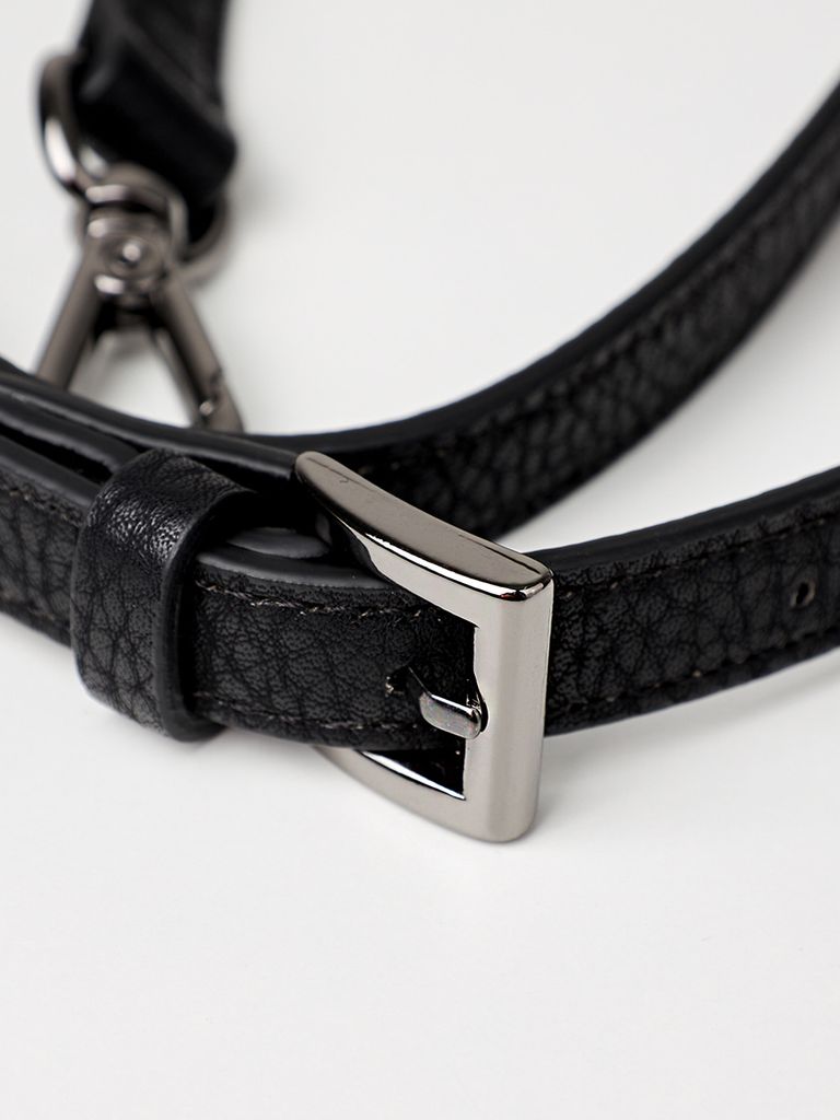 UTAA Figure Logo Strap Pouch Bag : Black